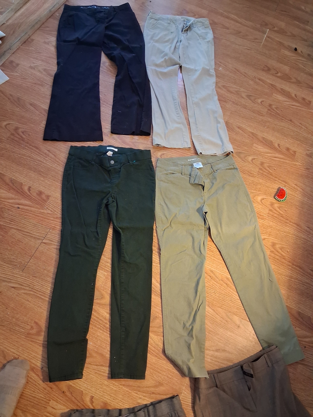 Wemons Casual Pants 10 Of Them For 30 Dollars